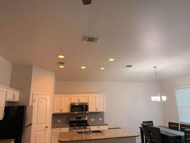 Building Photo - 6512 Loretta White Ln