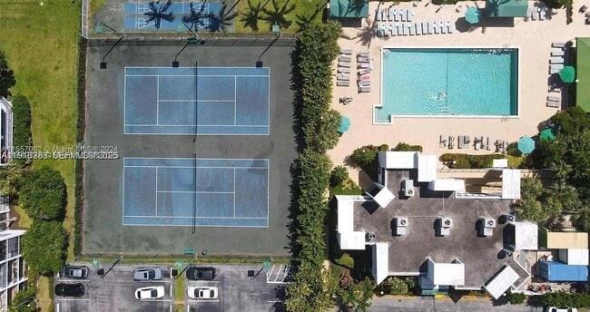 Building Photo - 1000 Parkview Dr