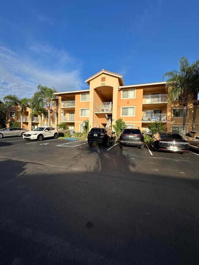 Primary Photo - 191 SW Palm Dr