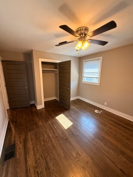 Building Photo - 237 Eisenhower Dr