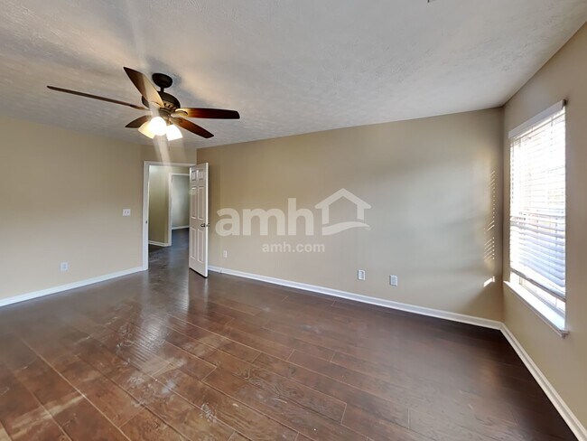 Building Photo - 586 Hollerman Ln