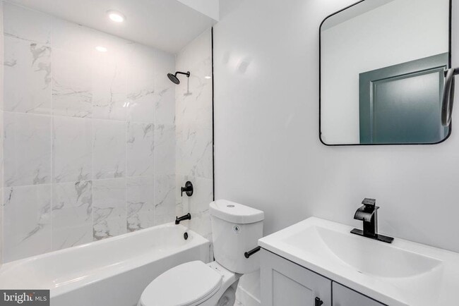 Building Photo - 1221 W Lehigh Ave