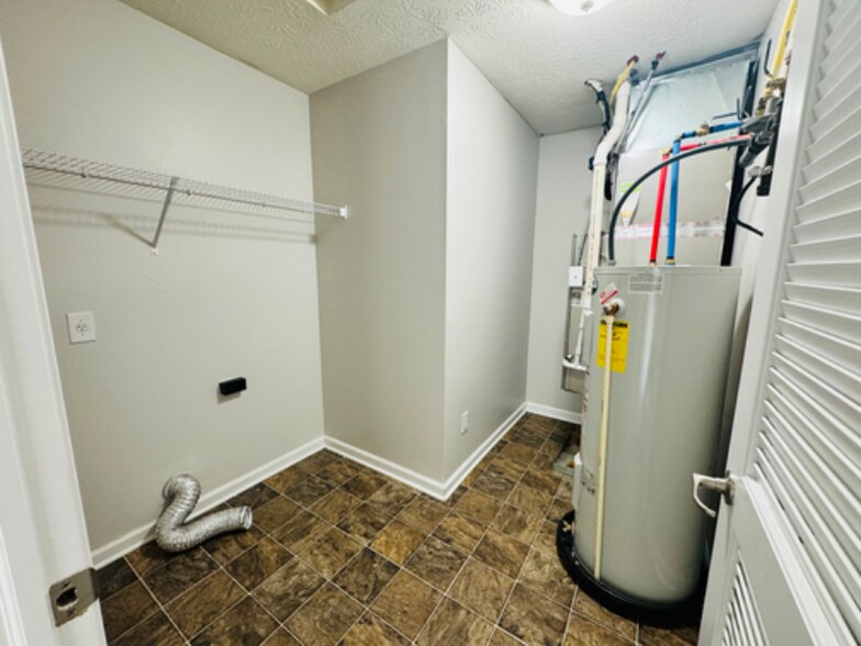 Building Photo - 13255 Minden Dr