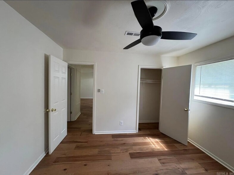 Building Photo - 128 Hiawatha Dr