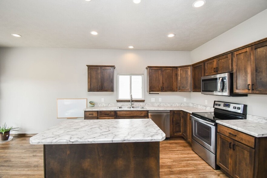 Building Photo - 7301 E Corinth St