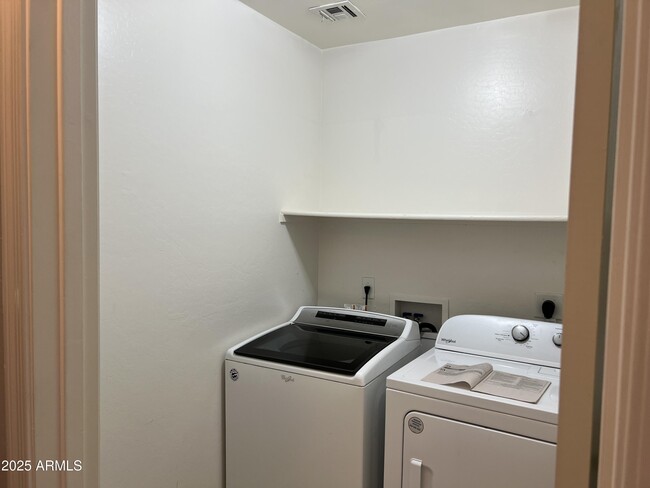Building Photo - 4220 E Orchid Ln