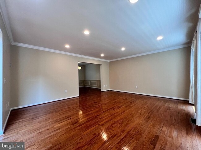 Building Photo - 8596 Trail View Dr