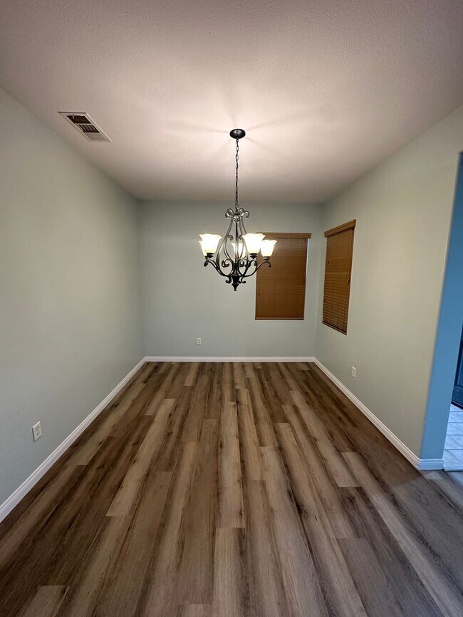 Building Photo - Charming 4-Bedroom Home for Rent in Gated Community