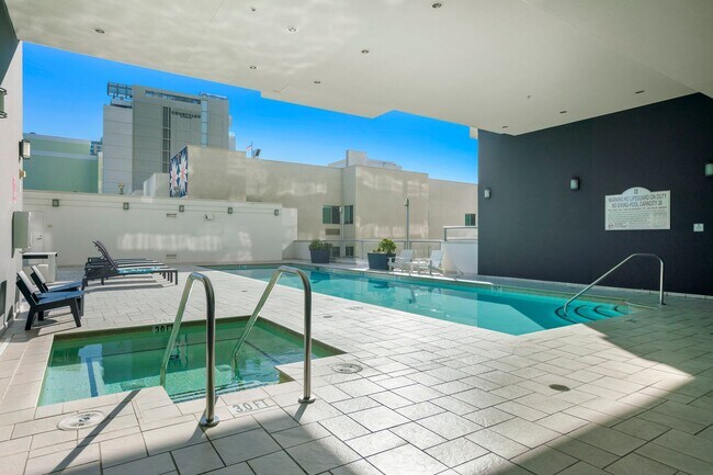 Building Photo - Sunny East Village 2-Bedroom at Alta! Smal...