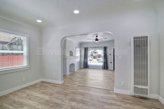 Building Photo - 4685 Hamilton St