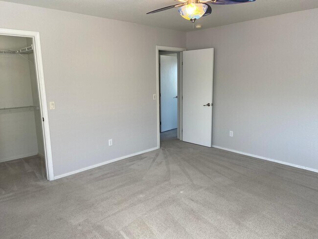 Building Photo - 1330 E Pedro Rd