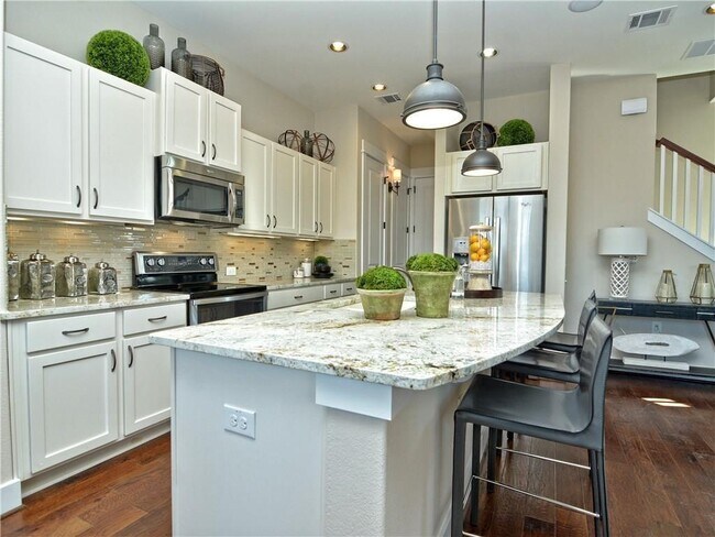 Building Photo - 12504 Red Sparrow St