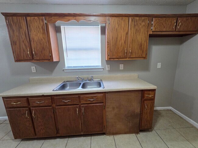 Building Photo - 4866 Royal Run Dr
