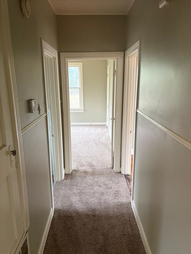 Building Photo - Gorgeous 2 Bedroom Home in Sunset Acres