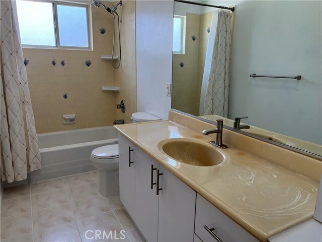 Building Photo - 235 Green Oaks Dr