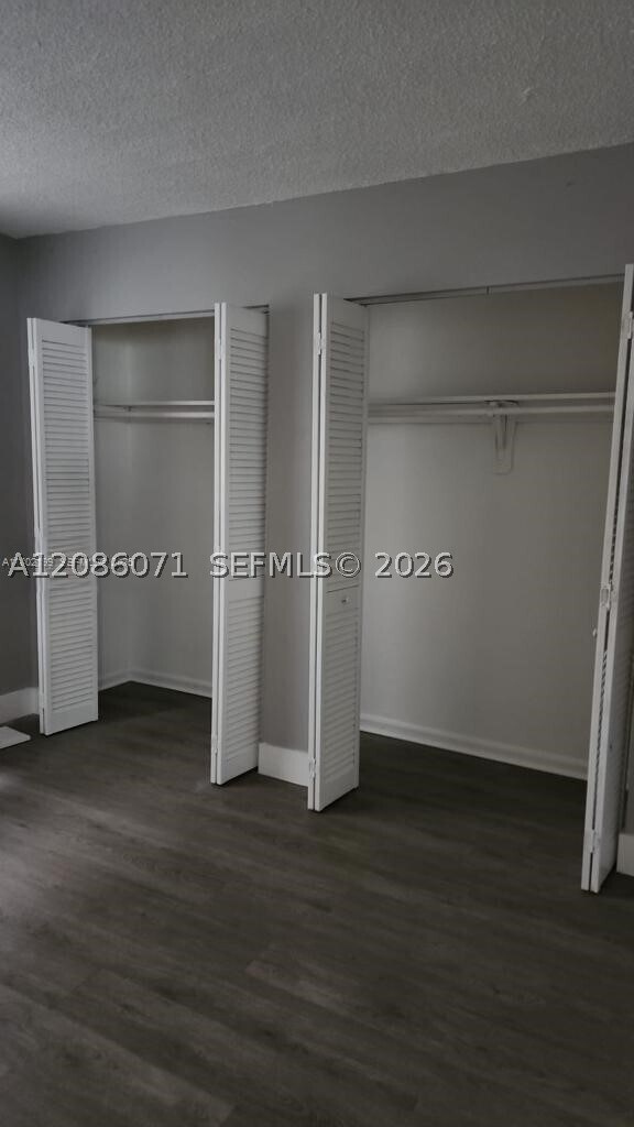 Building Photo - 10000 NW 80th Ct