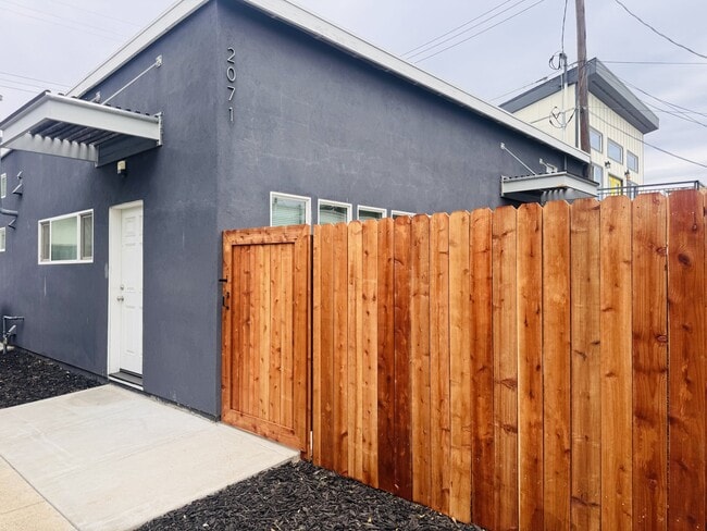 Building Photo - 2071 15th Ave