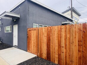 Building Photo - 2071 15th Ave