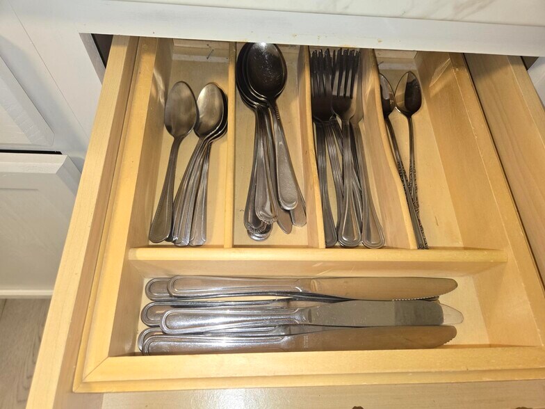 Building Photo - 1213 5th St