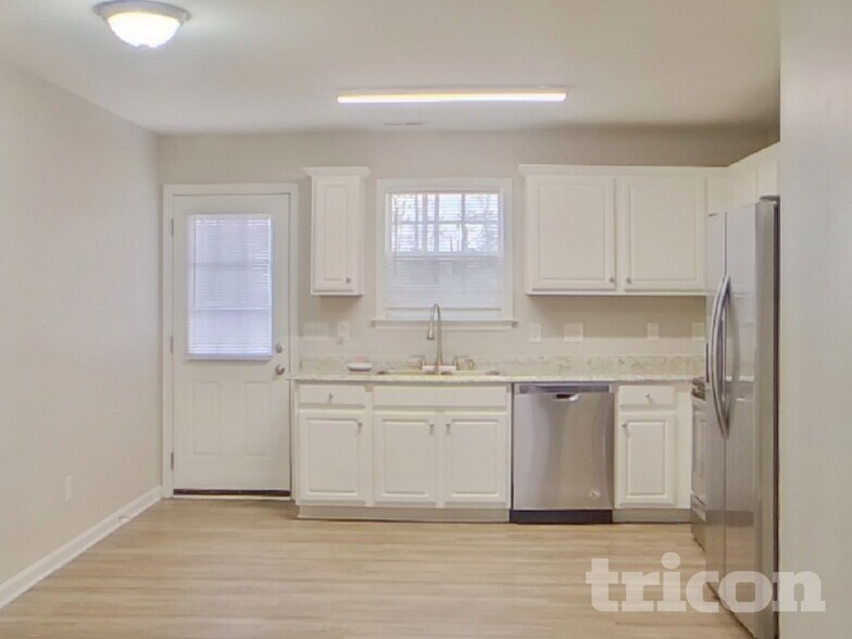 Building Photo - 310 Dexter Pl