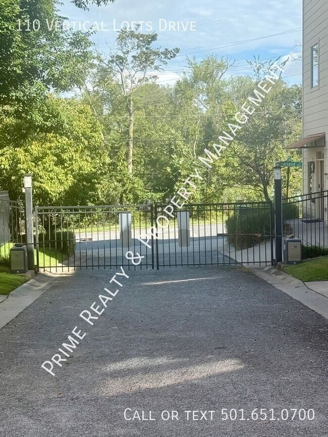 Building Photo - 110 Vertical Lofts Dr