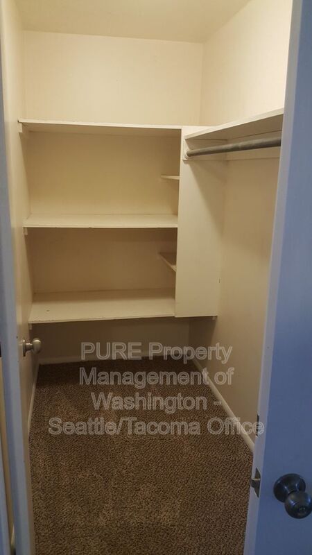 Building Photo - 2215 California Ave SW