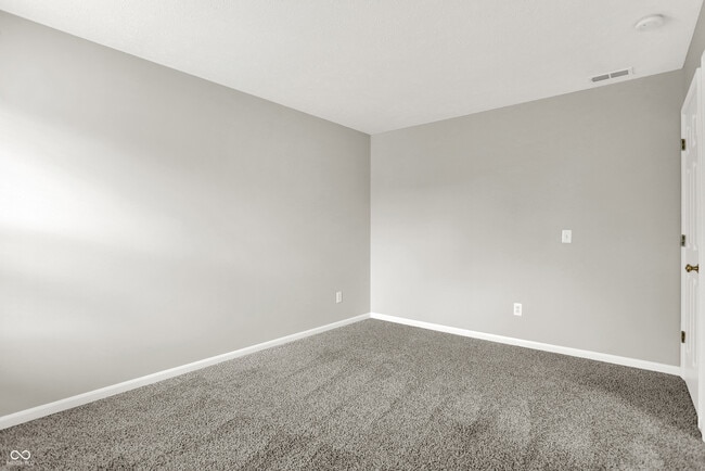 Building Photo - 5761 Cantigny Way S