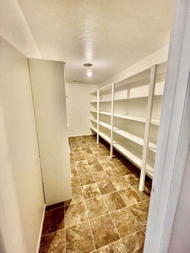 Building Photo - Remodeled Three Bedroom Home in Desirable Bloomington