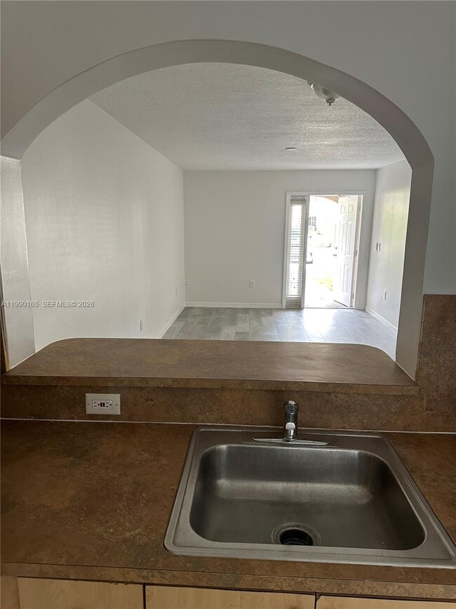 Building Photo - 2911 SE 13th Ave