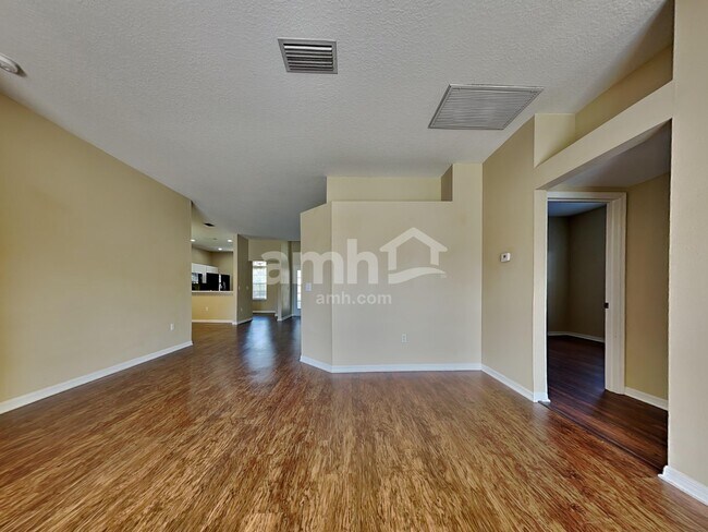 Building Photo - 7044 Monarch Park Dr