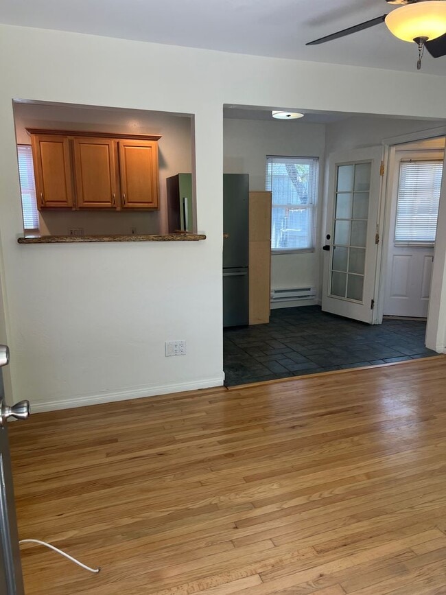 Building Photo - Charming Cottage in North Park!