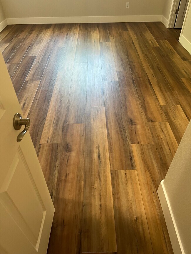 Building Photo - 3367 Chapelle Dr