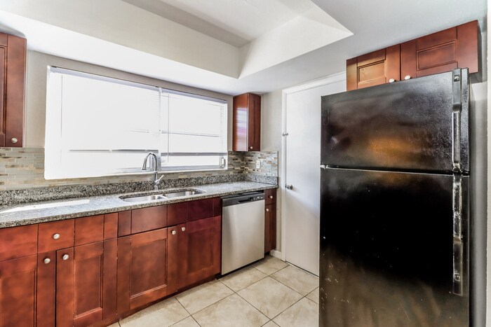 Building Photo - 1733 Ragland Ave