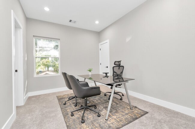 Building Photo - 11 Wellford St