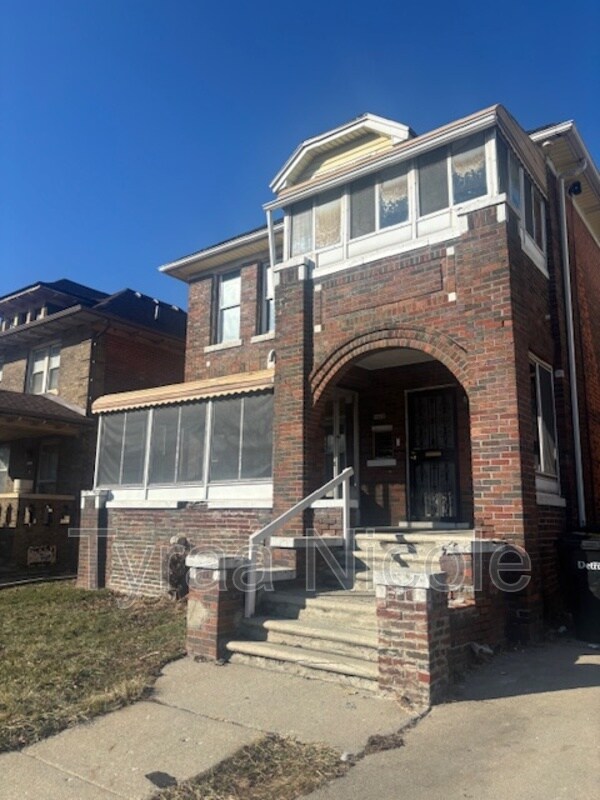 Building Photo - 3266 Pasadena St