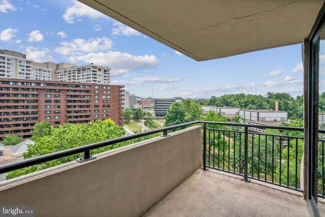 Building Photo - 4620 N Park Ave