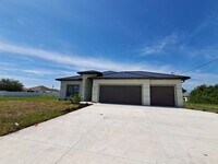 Building Photo - 2838 Tropicana Parkway W