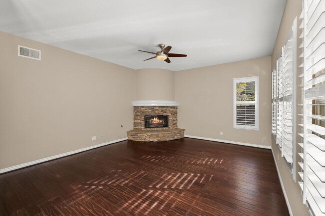 Building Photo - Stunning Single-Story Luxury Home in Coveted Rolling Hills Ranch