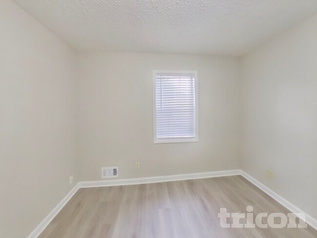 Building Photo - 2407 Windridge Dr NE