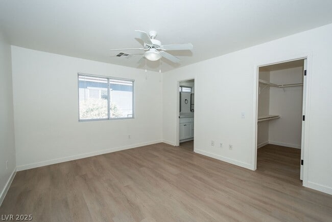 Building Photo - 2021 S Dandelion St