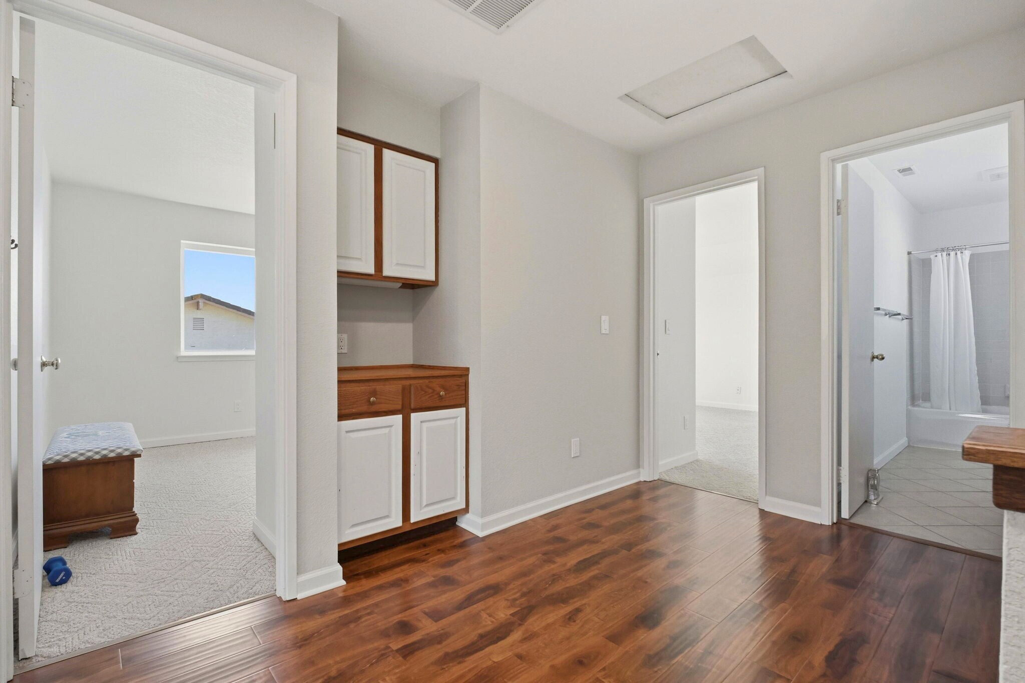 Building Photo - 6001 Castlebrook Dr