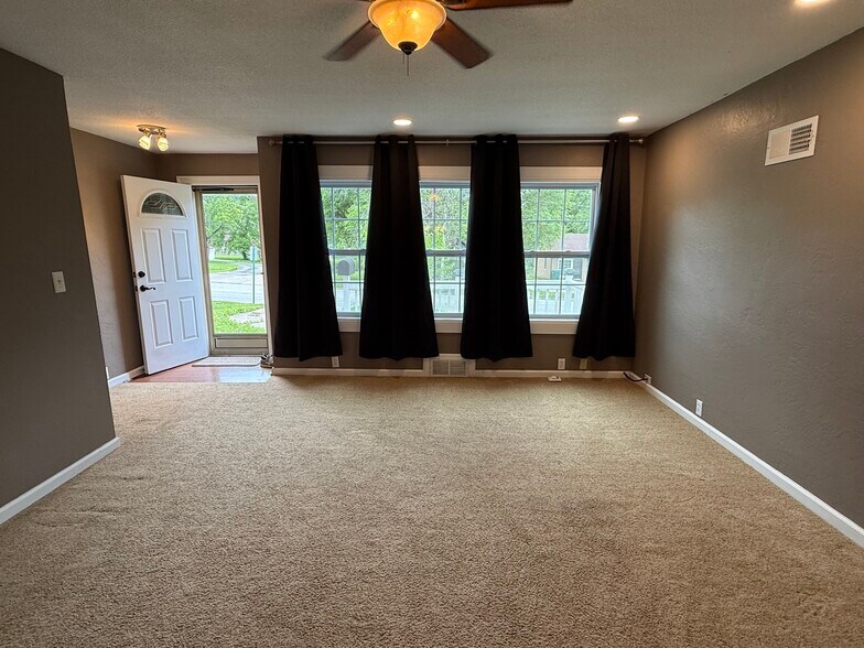 Building Photo - 710 S Silver St