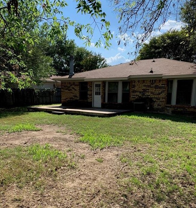 Building Photo - 7304 Meadowbrook Dr