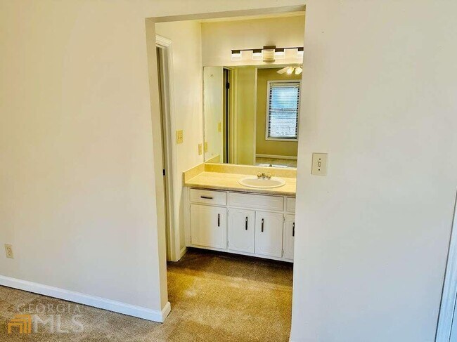 Building Photo - 175 Eli Run