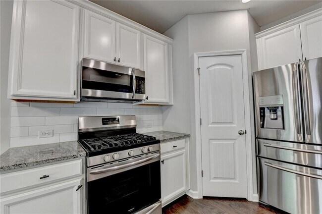 Building Photo - 7245 Heritage Oak Ct