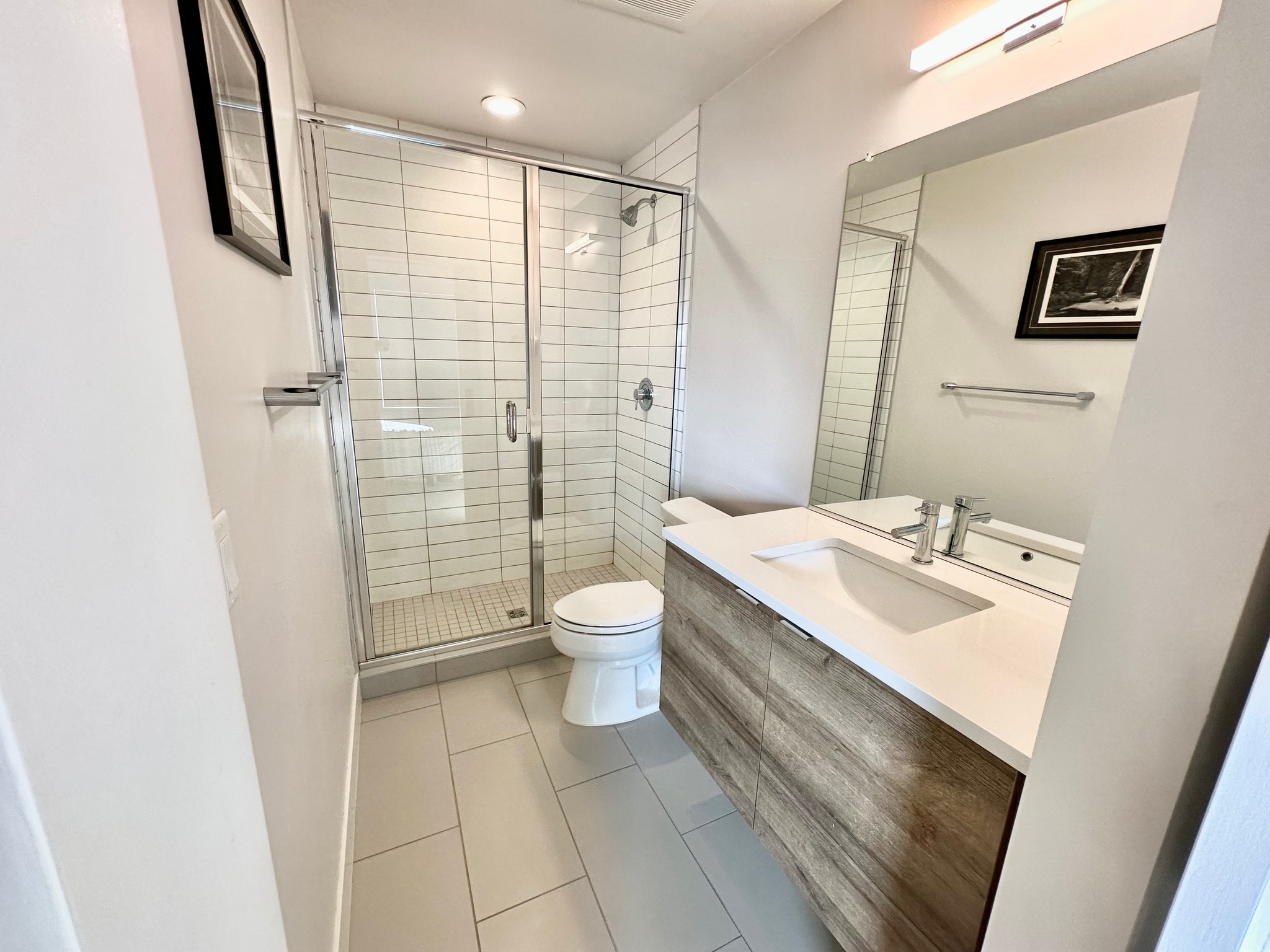 Master bedroom bathroom - 1810 Irving St