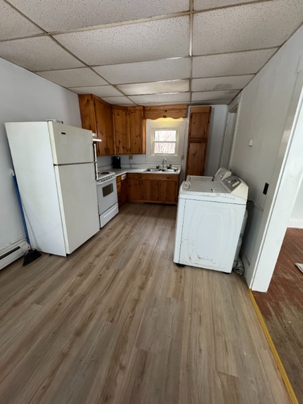 Building Photo - 69 Pleasant St