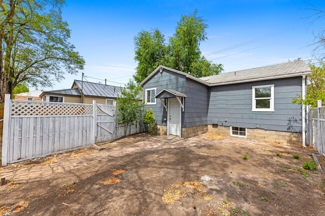 Building Photo - Dishman Area Home with Shop!