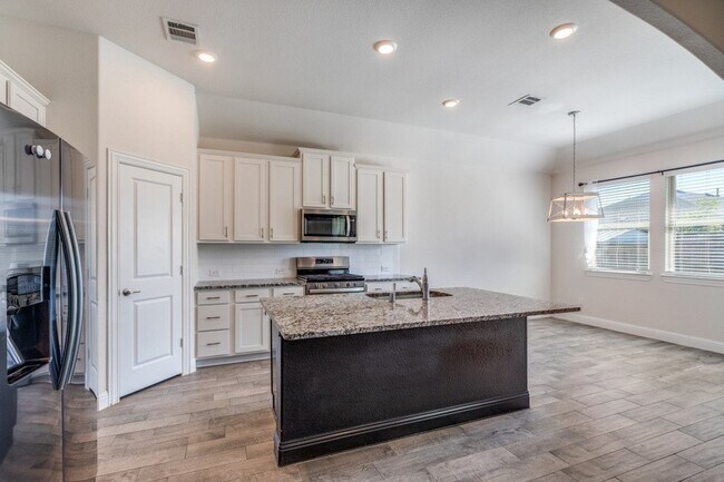 Building Photo - 6224 Cheshire St