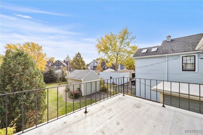 Building Photo - 179 Admiral Rd